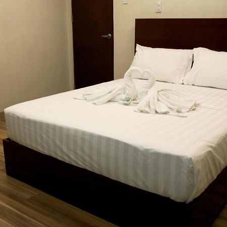 Happytelle Hotel Dipolog Exterior photo