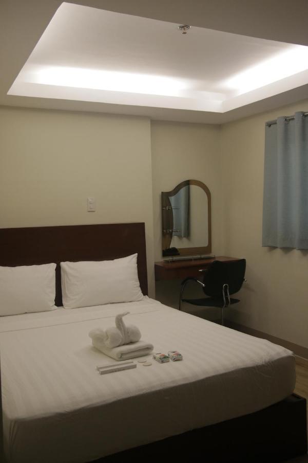 Happytelle Hotel Dipolog Exterior photo